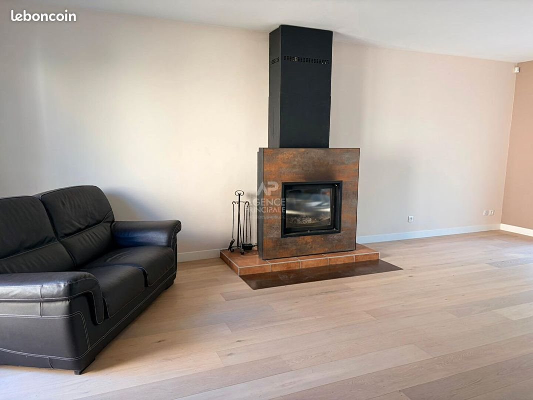 Maison à louer, 187m², Le Mesnil-le-Roi