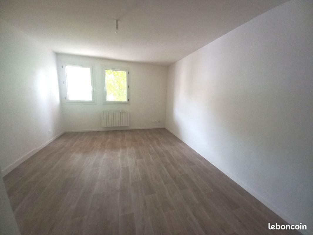 Appartement à louer, 81m², Septème