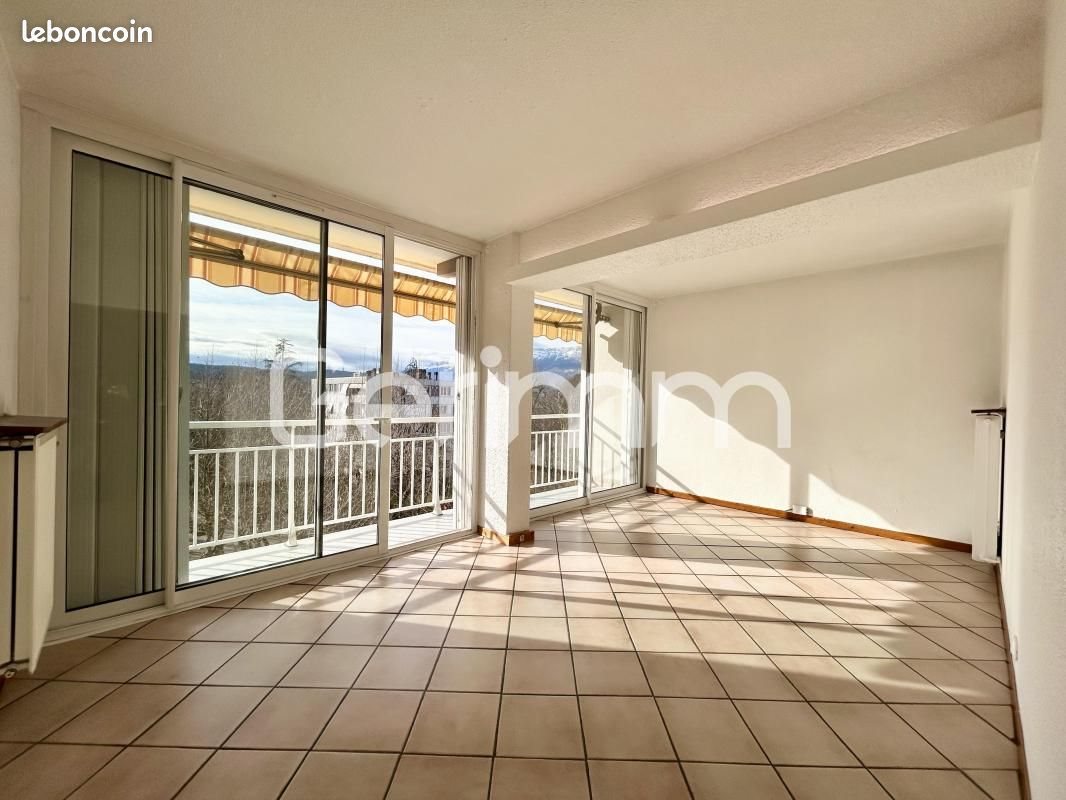 Appartement à louer, 80m², Saint-Martin-d'Hères