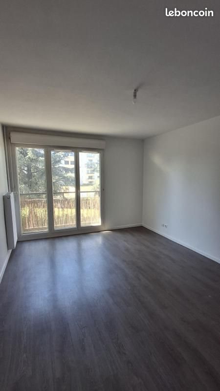 Appartement à louer, 83m², Rives
