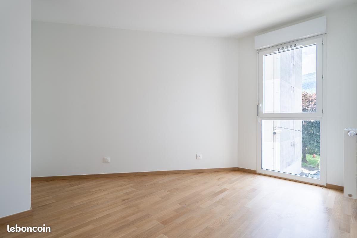 Appartement à louer, 80m², Fontaine