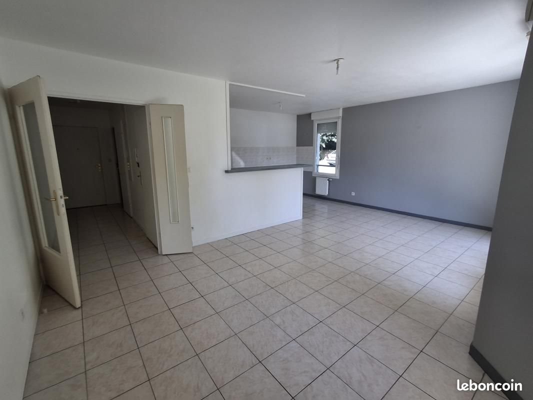 Appartement à louer, 66m², Allevard