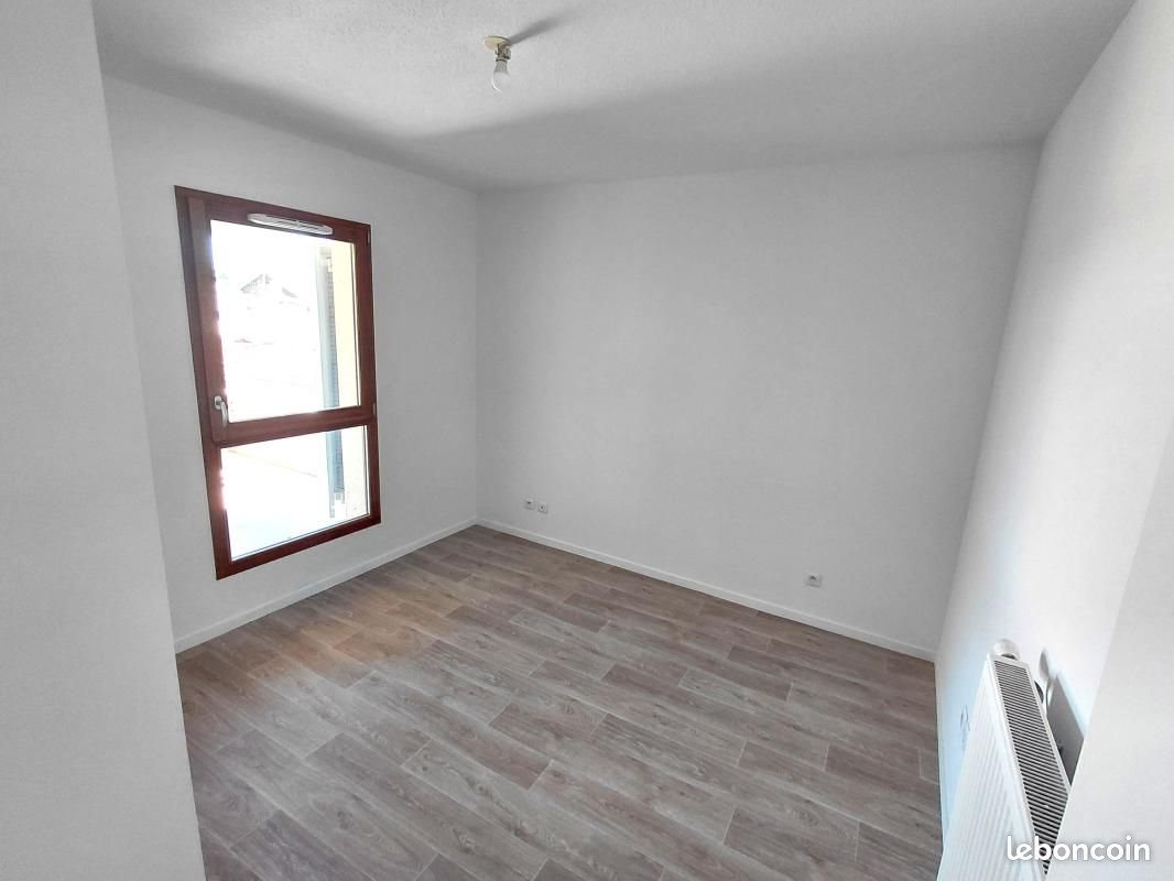 Appartement à louer, 77m², Beaurepaire