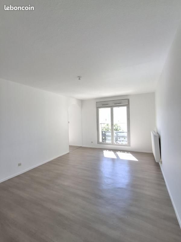 Appartement à louer, 73m², Roussillon