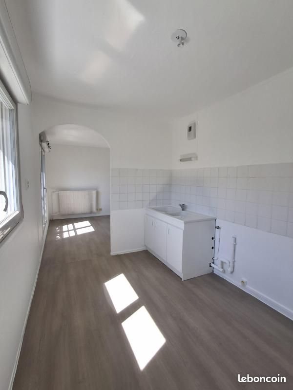 Appartement à louer, 73m², Roussillon