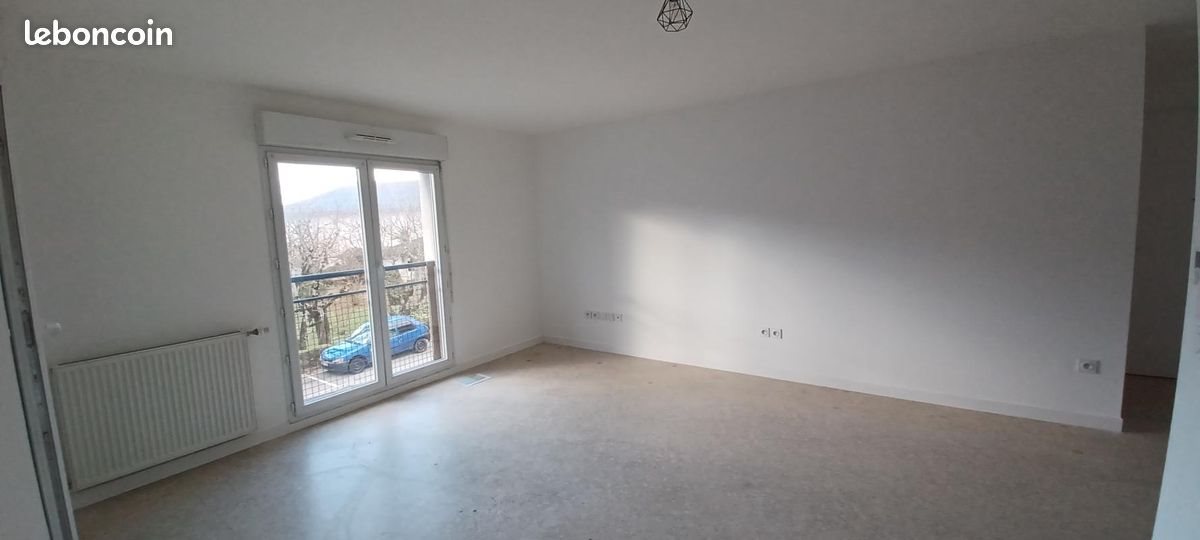 Appartement à louer, 80m², Saint-Hilaire-du-Rosier