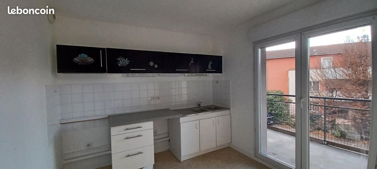 Appartement à louer, 80m², Saint-Hilaire-du-Rosier