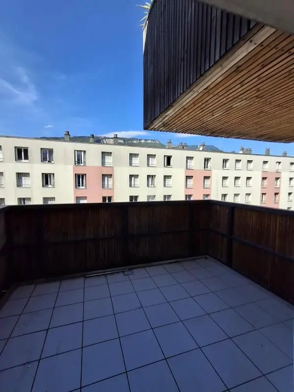 Appartement à louer, 69m², Fontaine