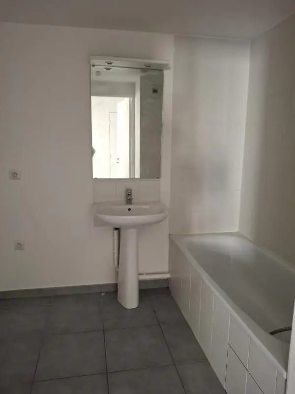 Appartement à louer, 69m², Fontaine