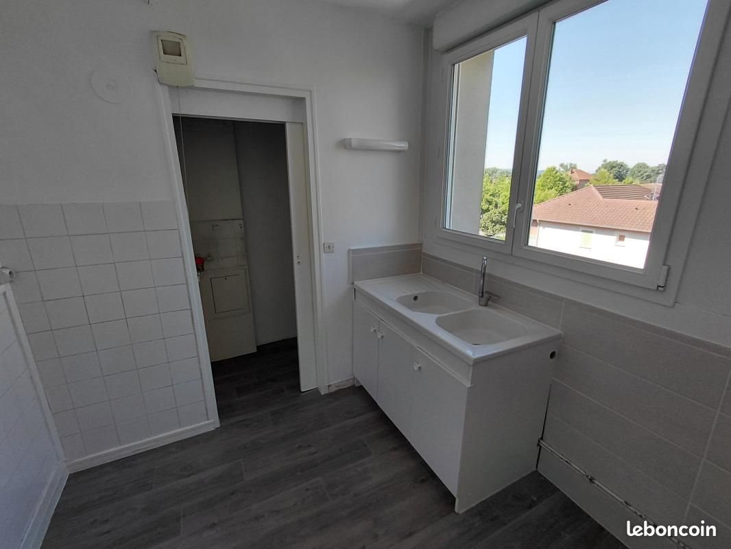 Appartement à louer, 79m², Beaurepaire