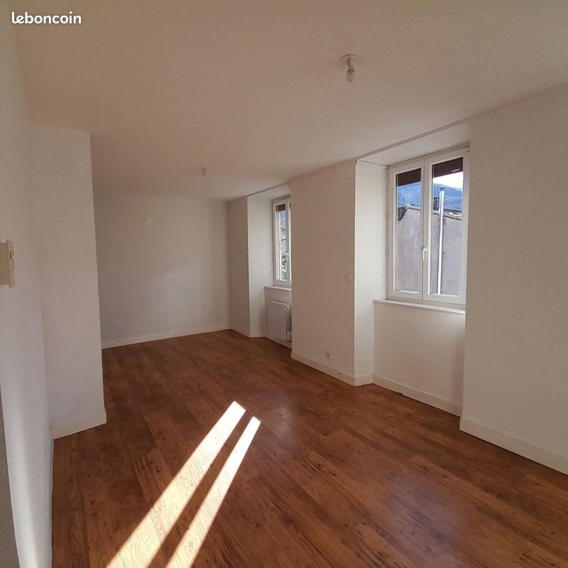 Appartement à louer, 37m², Saint-Paul-de-Jarrat