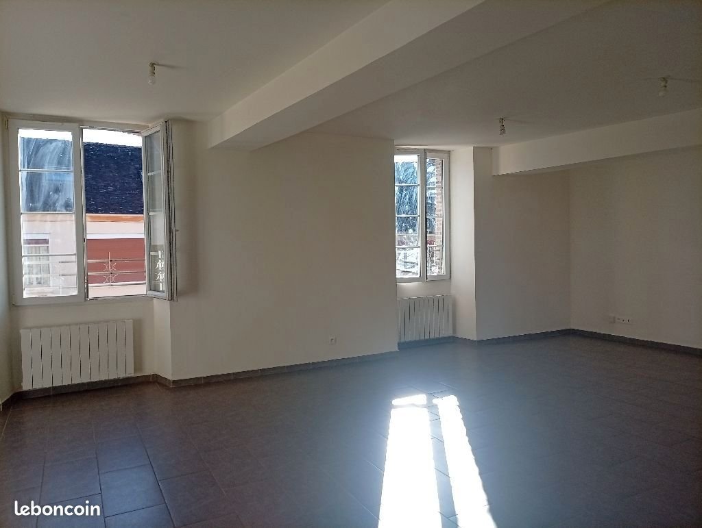 Appartement à louer, 74m², Chéroy