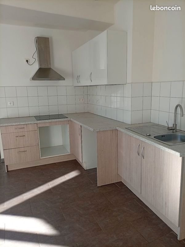 Appartement à louer, 74m², Chéroy