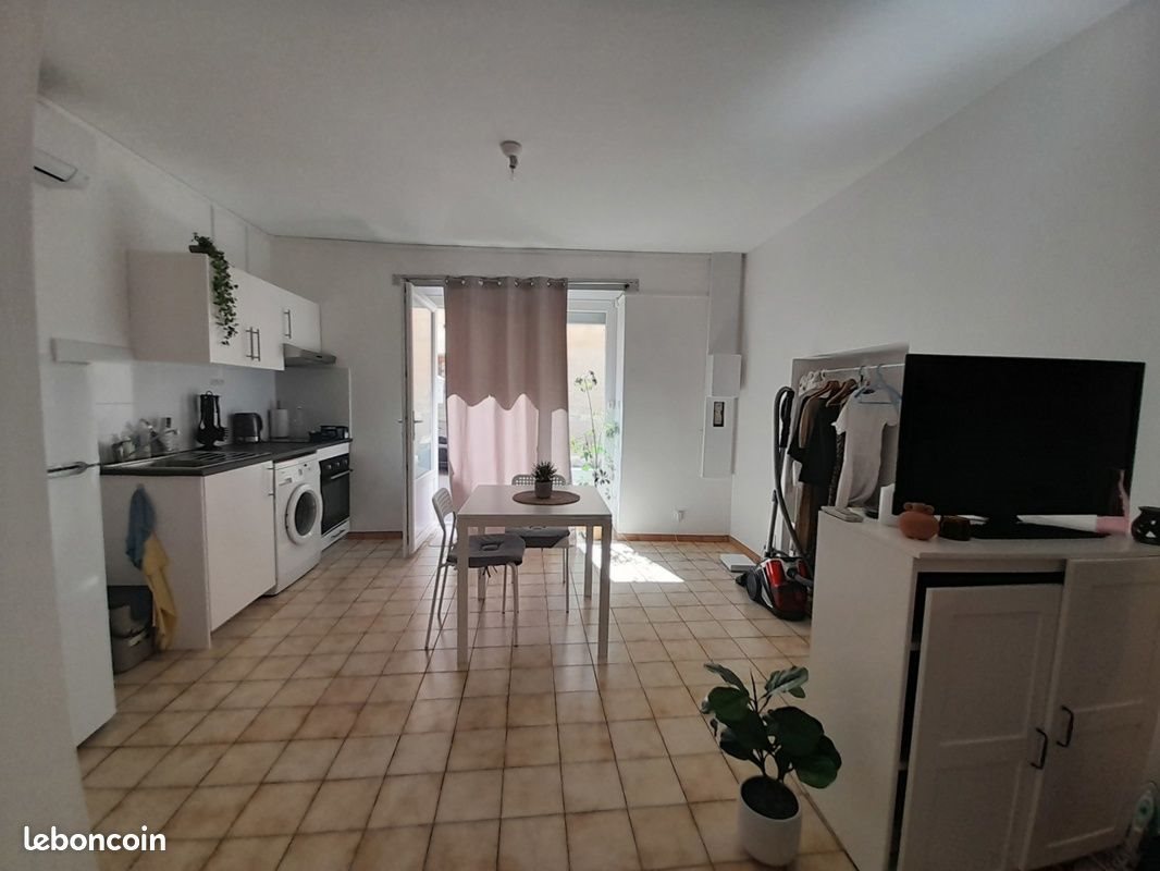 Appartement à louer, 24m², Roquemaure