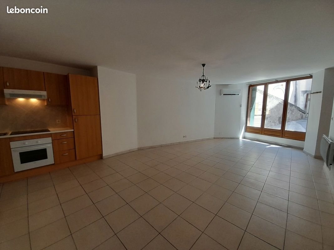 Appartement à louer, 46m², Mazan