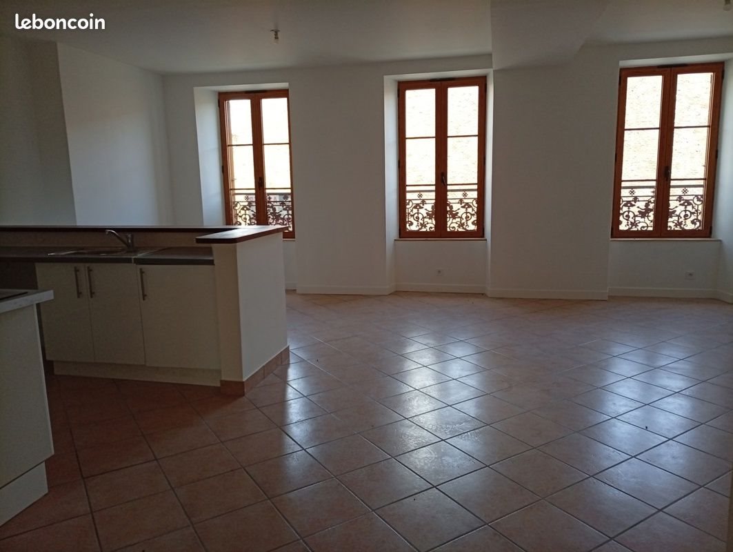 Appartement à louer, 73m², Égreville
