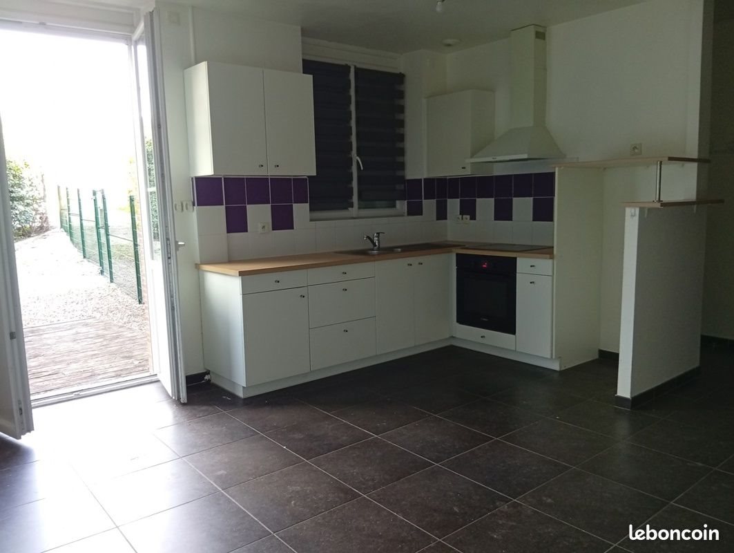 Appartement à louer, 34m², Saint-Denis-de-l'Hôtel