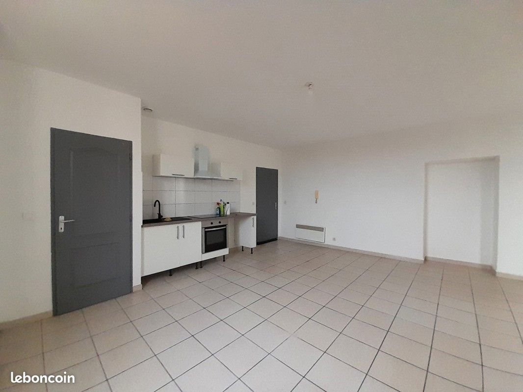 Appartement à louer, 58m², Mazan