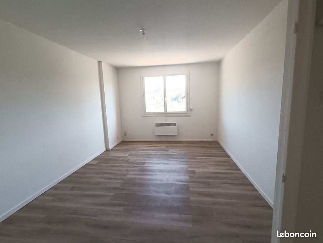 Appartement à louer, 24m², Brue-Auriac