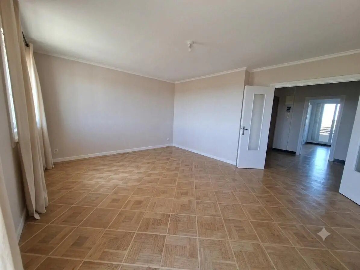 Appartement à louer, 74m², Bron