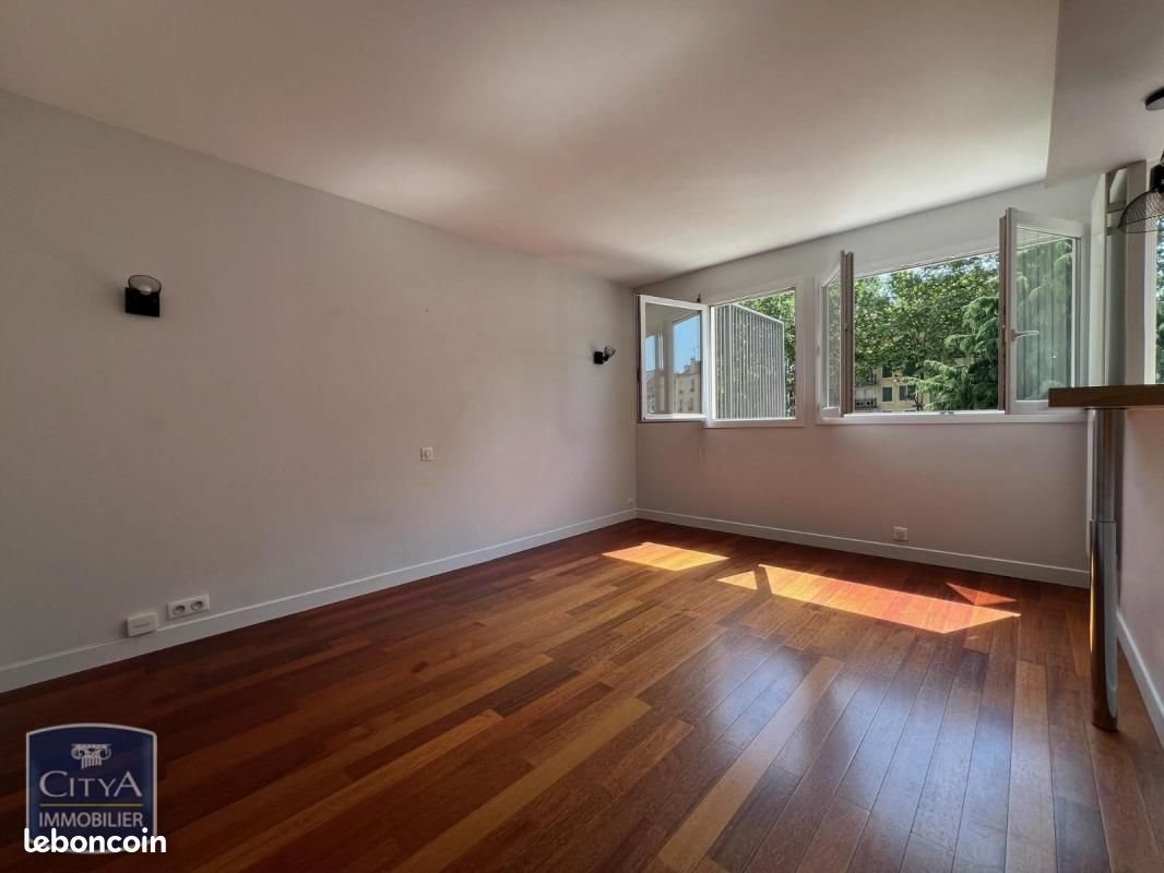 Appartement à louer, 44m², Saint-Maurice