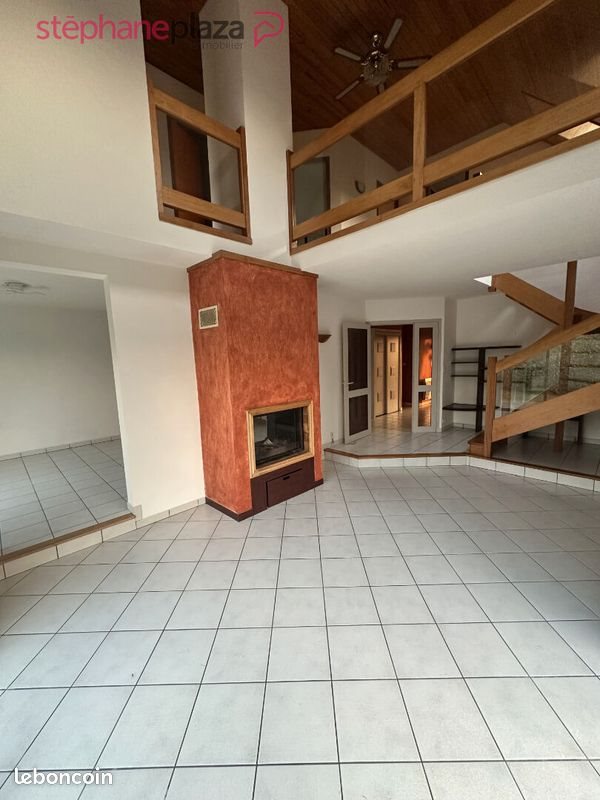 Maison à louer, 111m², Poullan-sur-Mer