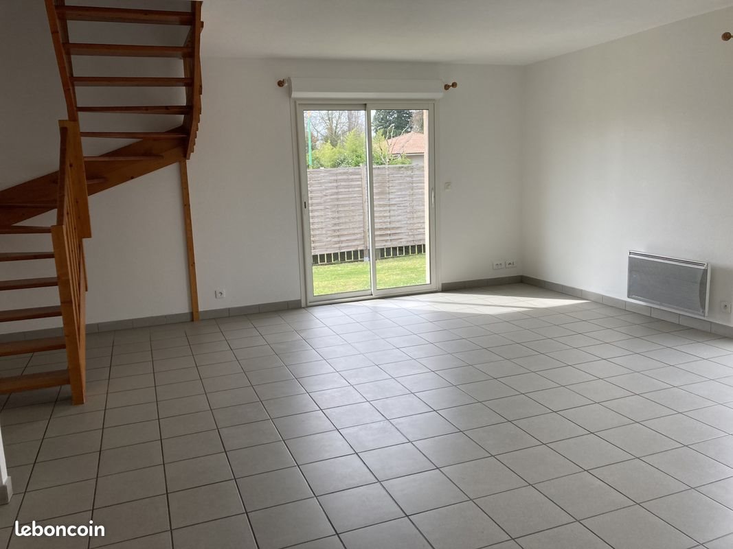 Maison à louer, 76m², Mios