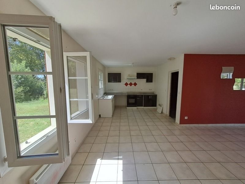 Maison à louer, 82m², Boé