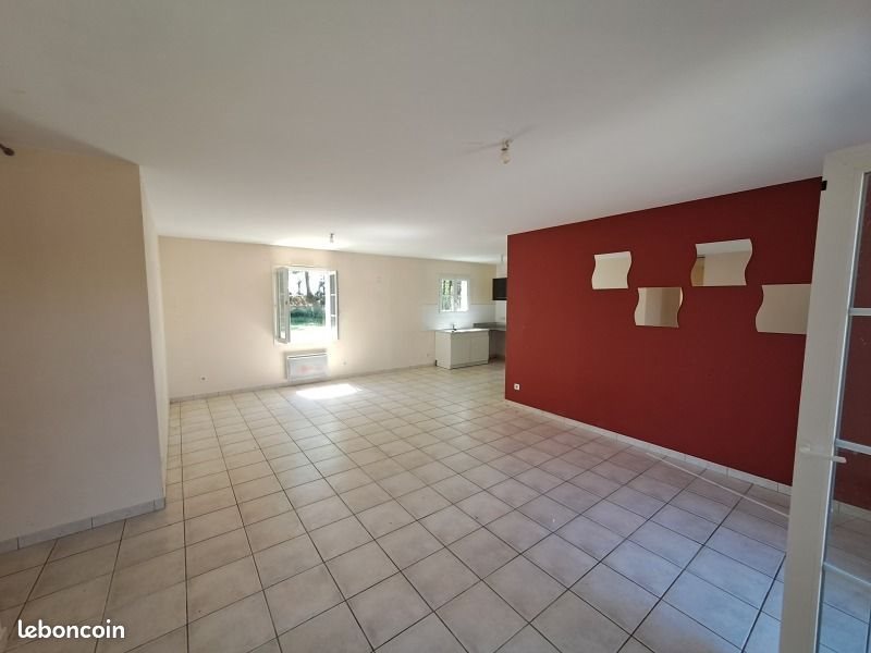 Maison à louer, 82m², Boé