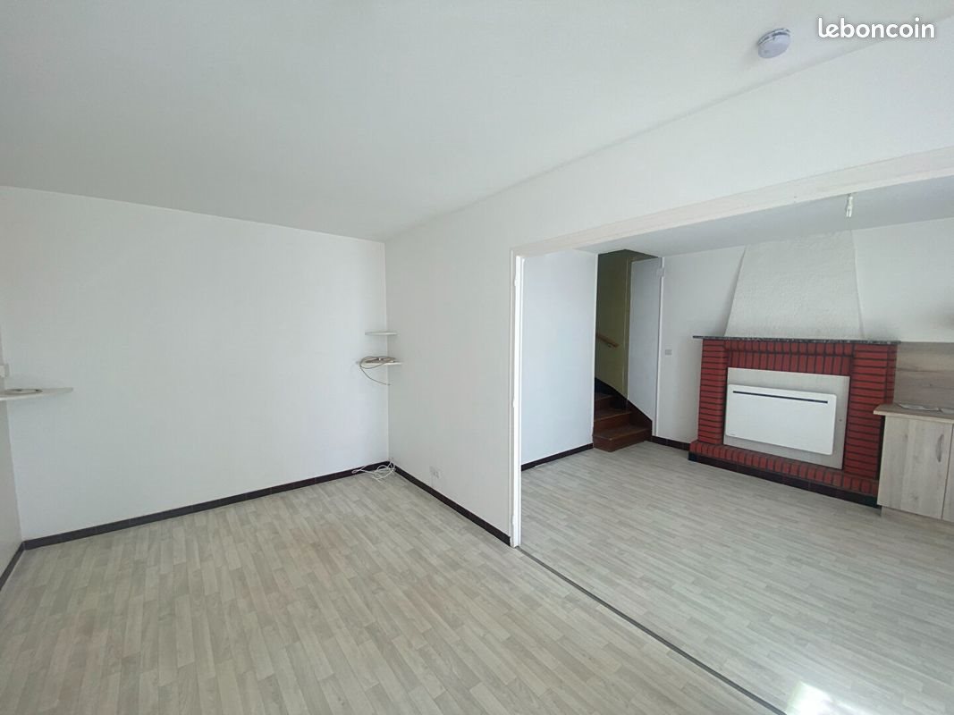 Maison à louer, 59m², Montenay