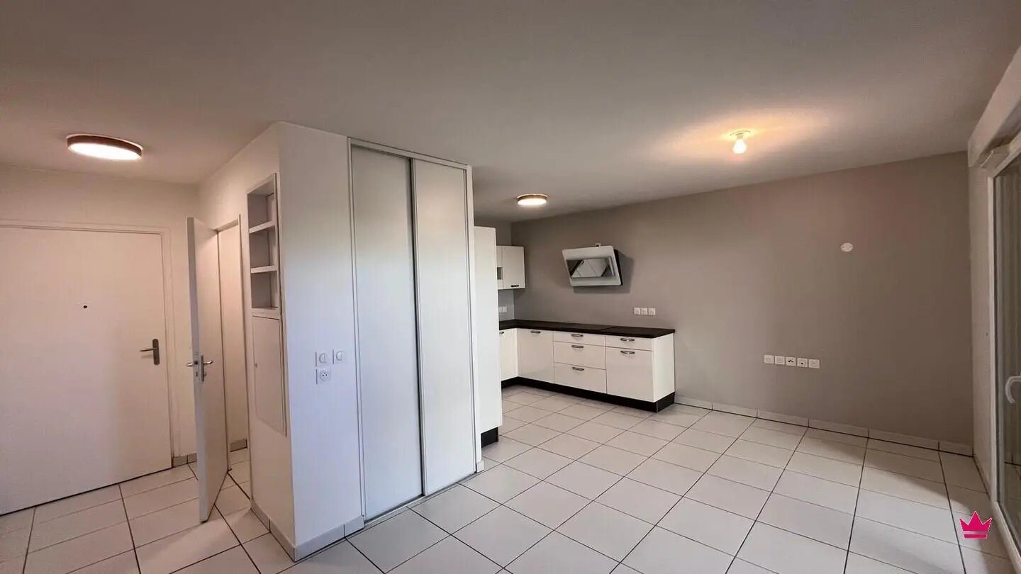 Appartement à louer, 43m², Saint-Priest