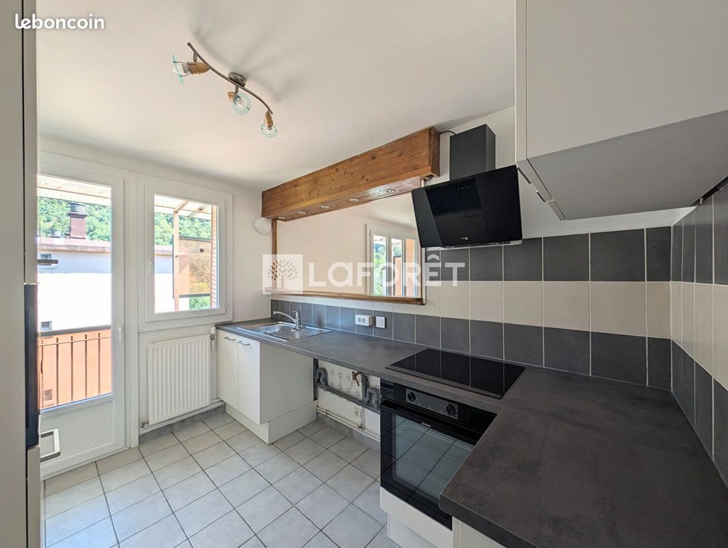 Appartement à louer, 69m², Saint-Egrève
