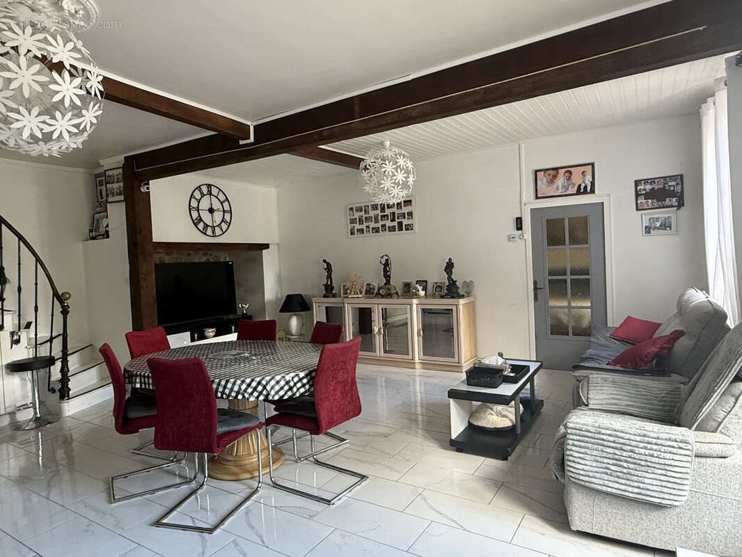Maison à vendre, 135m², Maussac