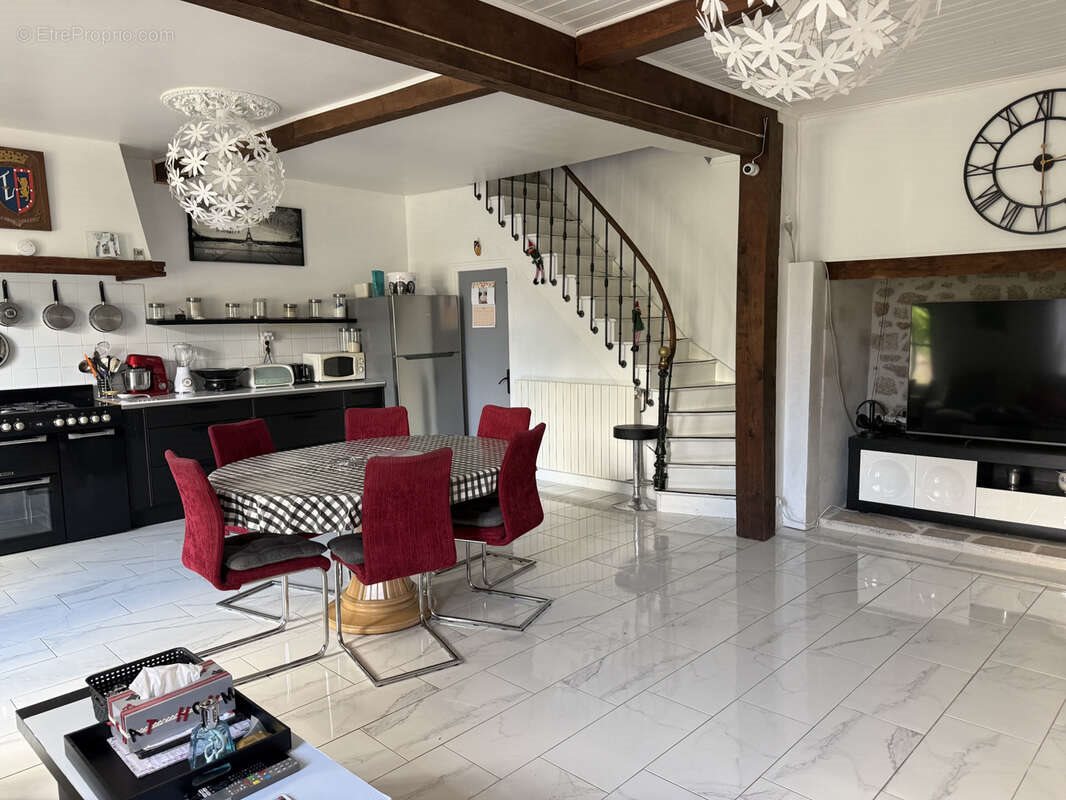 Maison à vendre, 135m², Maussac