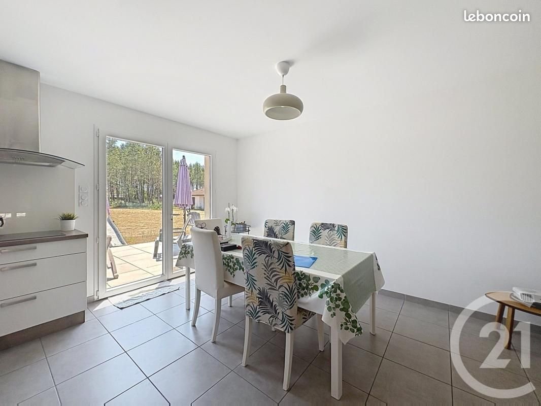 Maison à louer, 92m², Saint-Julien-en-Born