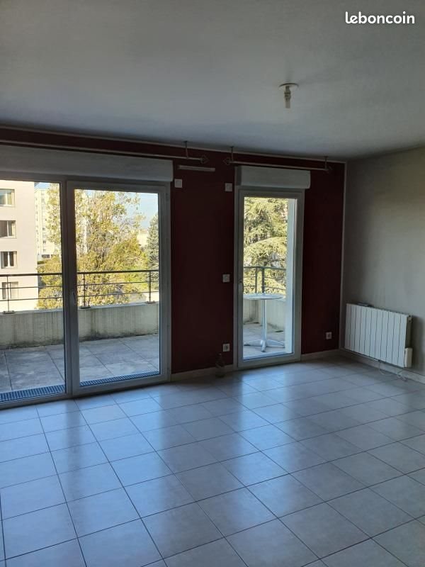 Appartement à louer, 51m², Vénissieux