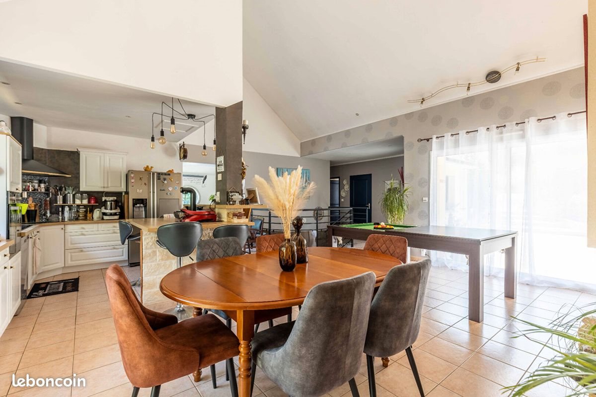 Maison à vendre, 146m², Montfort-sur-Meu