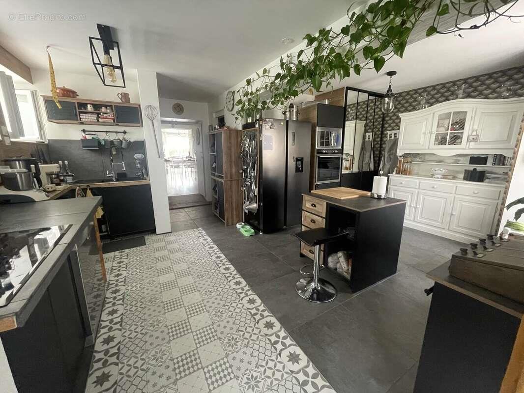 Maison à vendre, 210m², Bournand