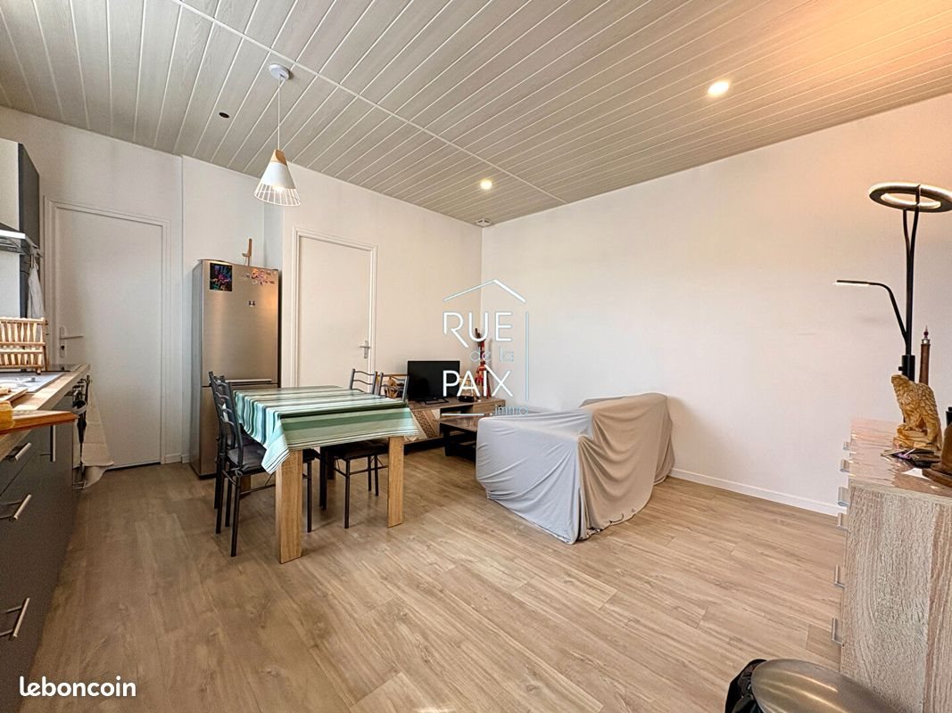 Maison à louer, 46m², Ayron