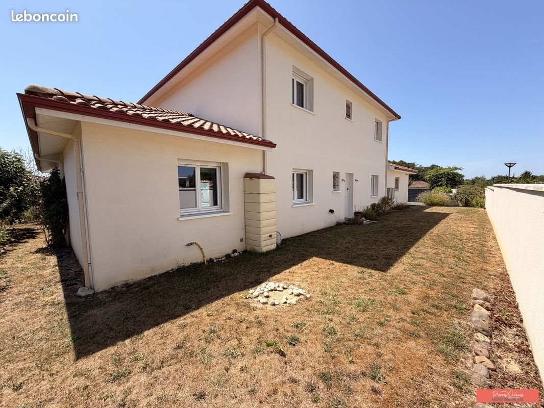 Maison à vendre, 202m², Sainte-Marie-de-Gosse