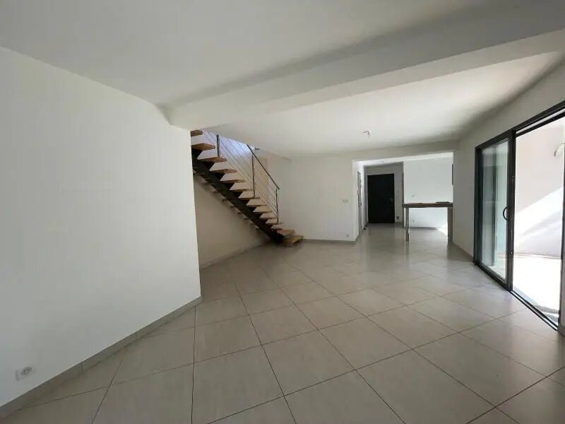 Maison à louer, 121m², Saint-Maximin-la-Sainte-Baume