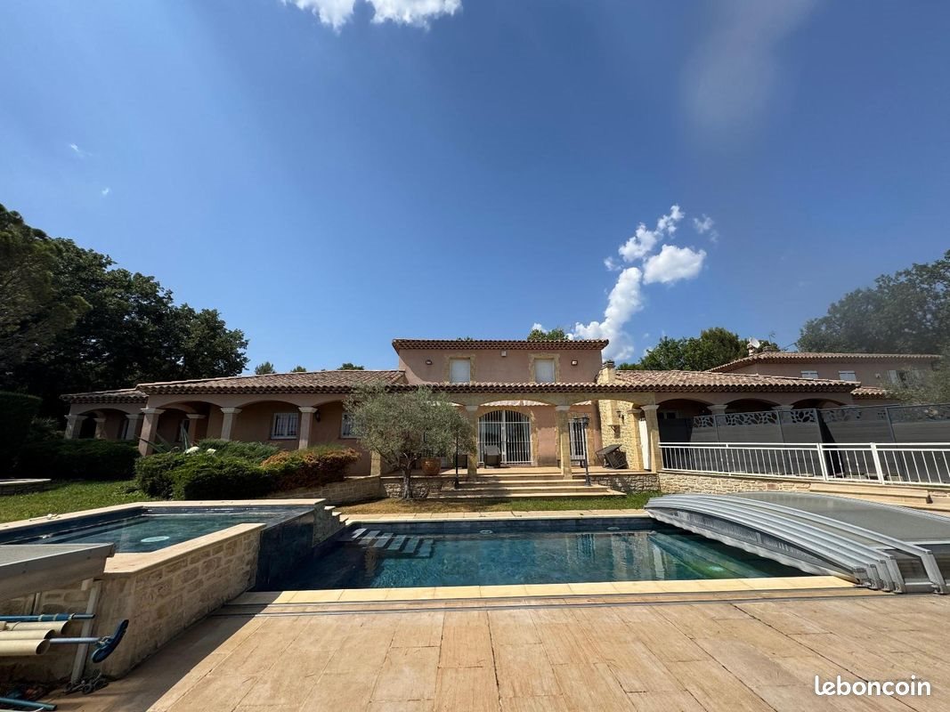 Maison à vendre, 234m², Saint-Maximin-la-Sainte-Baume