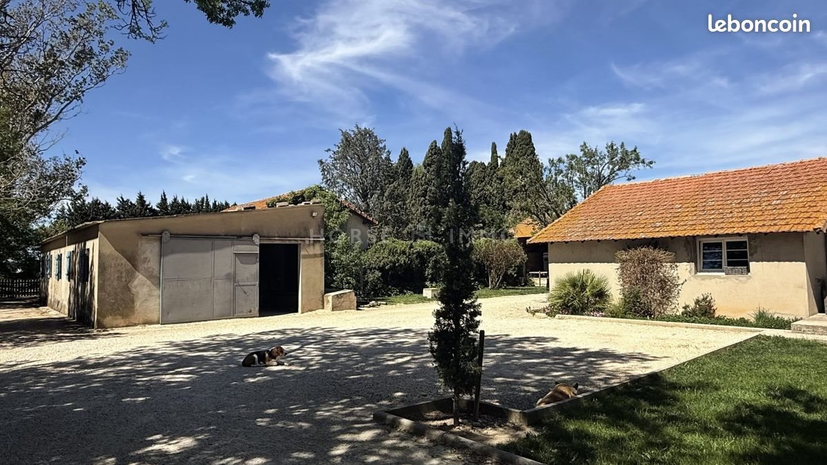 Maison à vendre, 197m², Eyguières