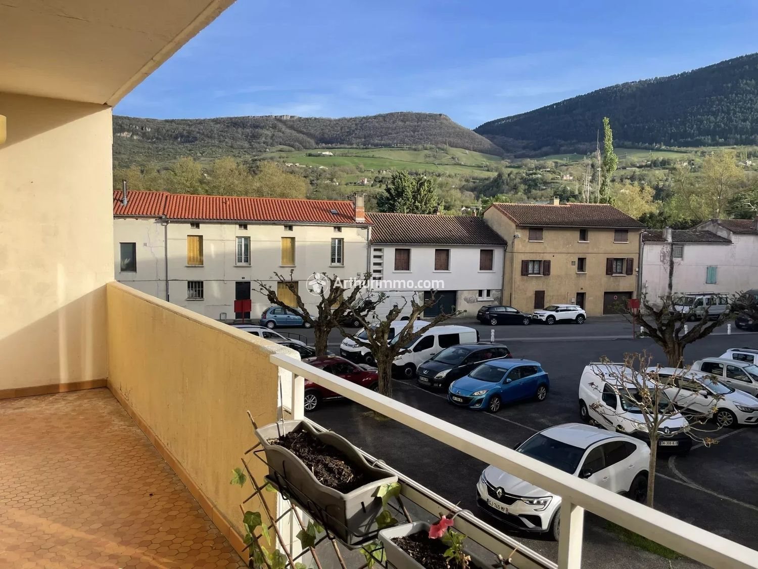 Appartement à louer, 68m², Saint-Georges-de-Luzençon