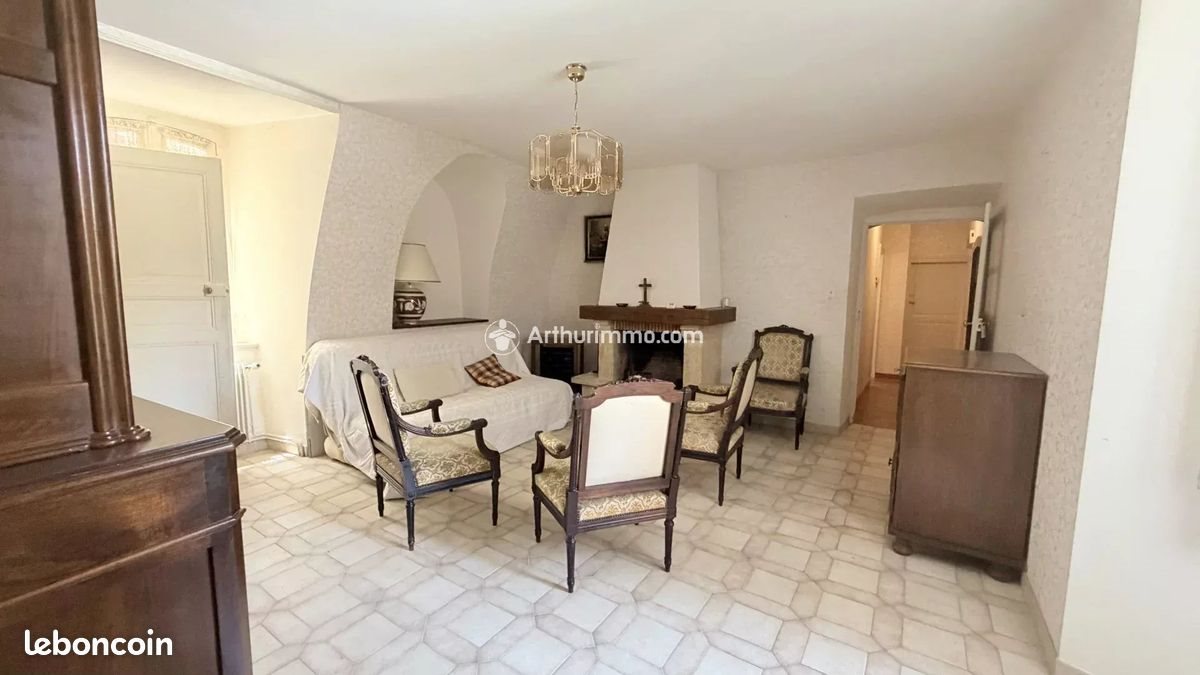 Maison à vendre, 196m², Saint-Georges-de-Luzençon
