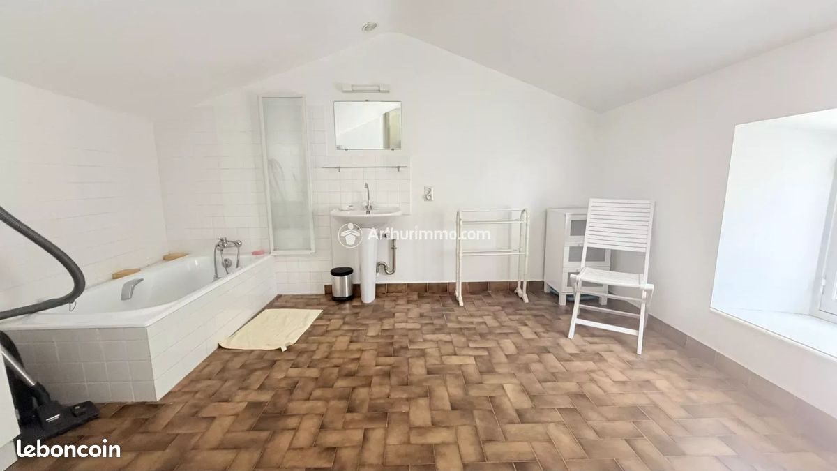 Maison à vendre, 196m², Saint-Georges-de-Luzençon