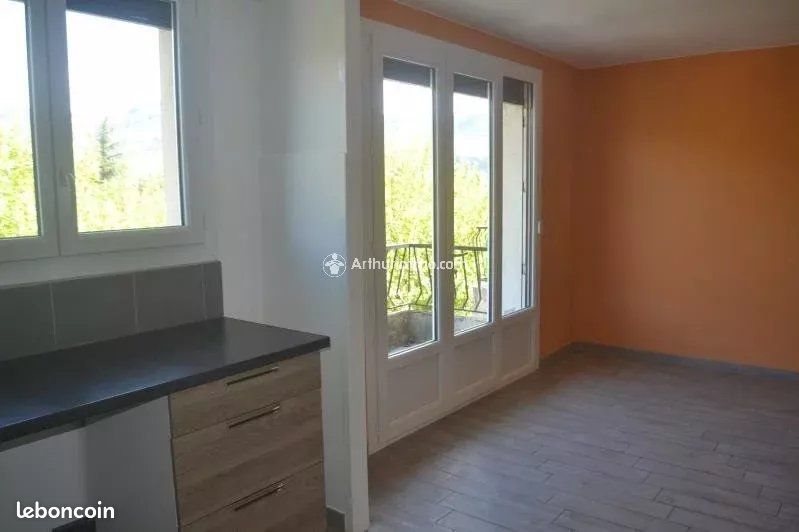 Appartement à louer, 45m², Millau