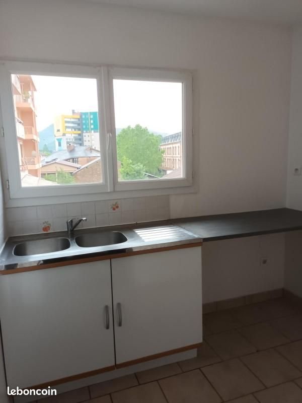Appartement à louer, 79m², Decazeville
