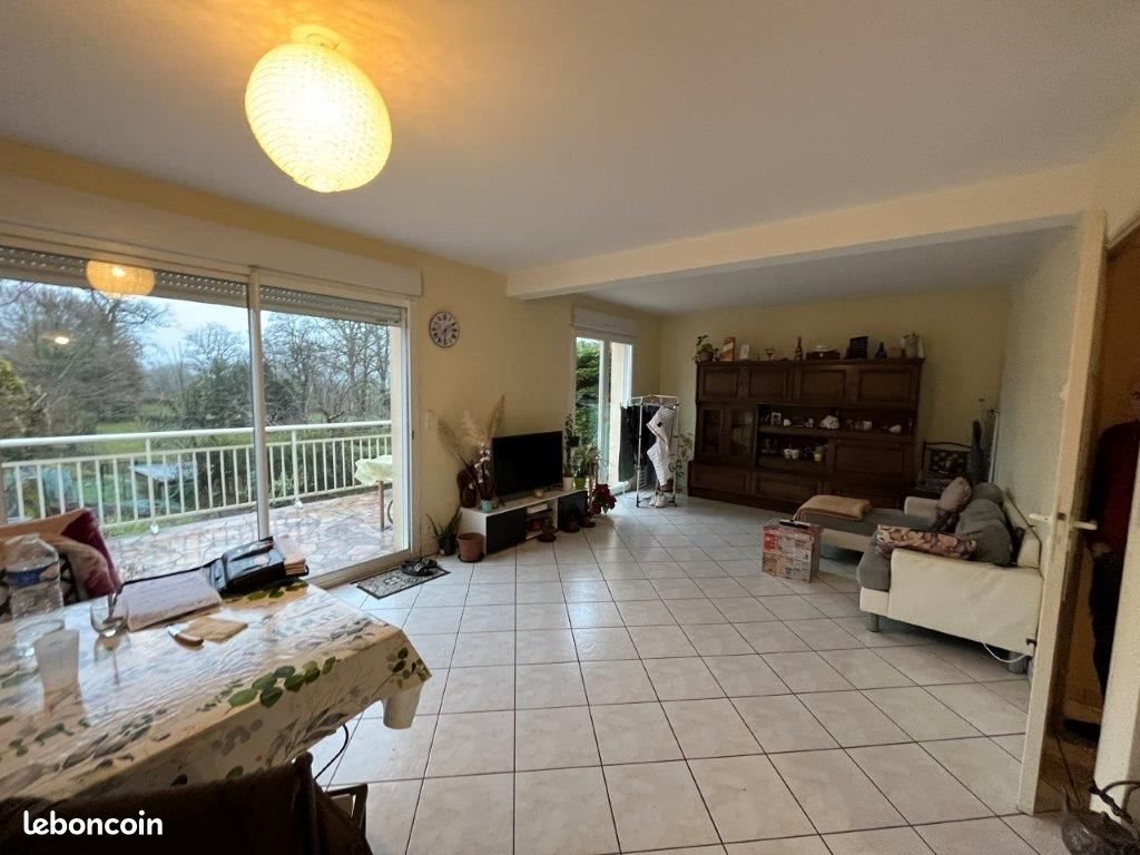 Appartement à louer, 110m², Salles-Curan