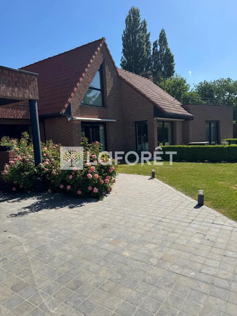 Maison à louer, 402m², Genech